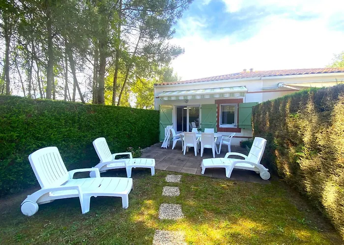 Maison Avec Piscine, Proche Plage, Grand Jardin, - Fr-1-22-213 Nyaraló *